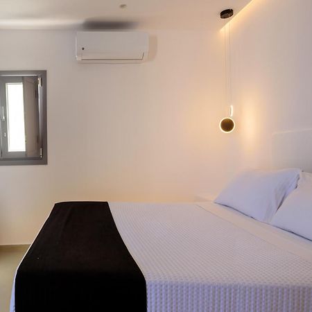 Tataki Family Hotel Fira  Exterior photo