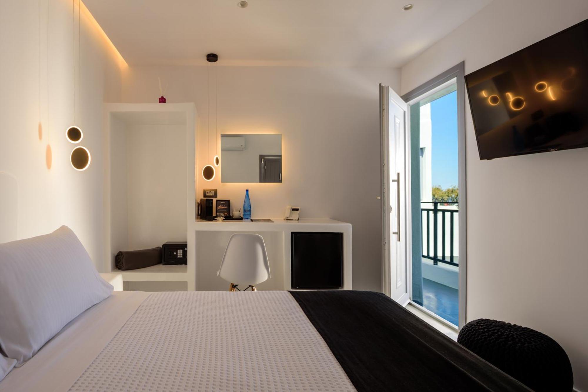 Tataki Family Hotel Fira  Exterior photo