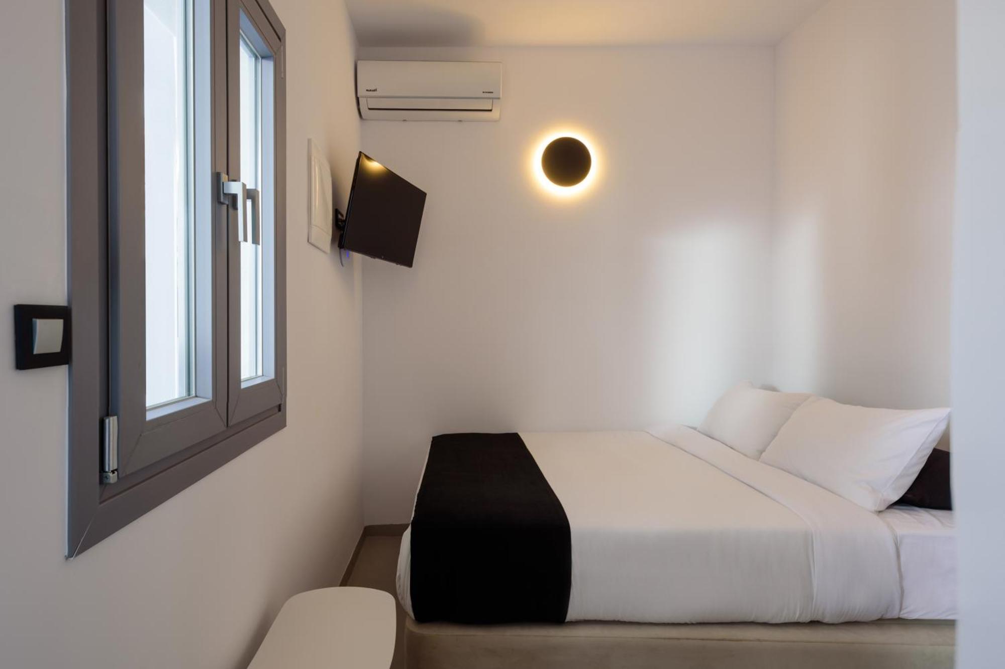 Tataki Family Hotel Fira  Exterior photo