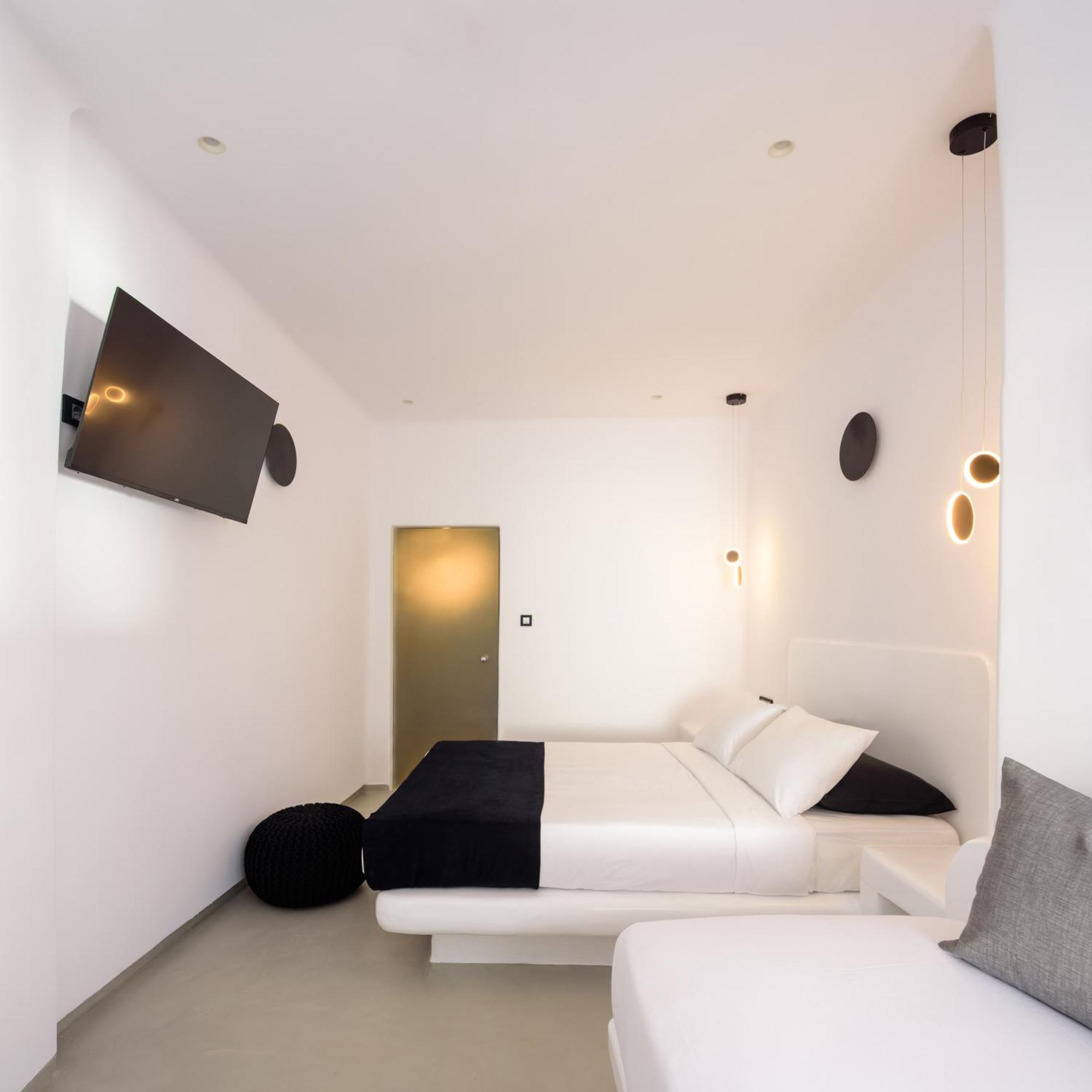 Tataki Family Hotel Fira  Exterior photo