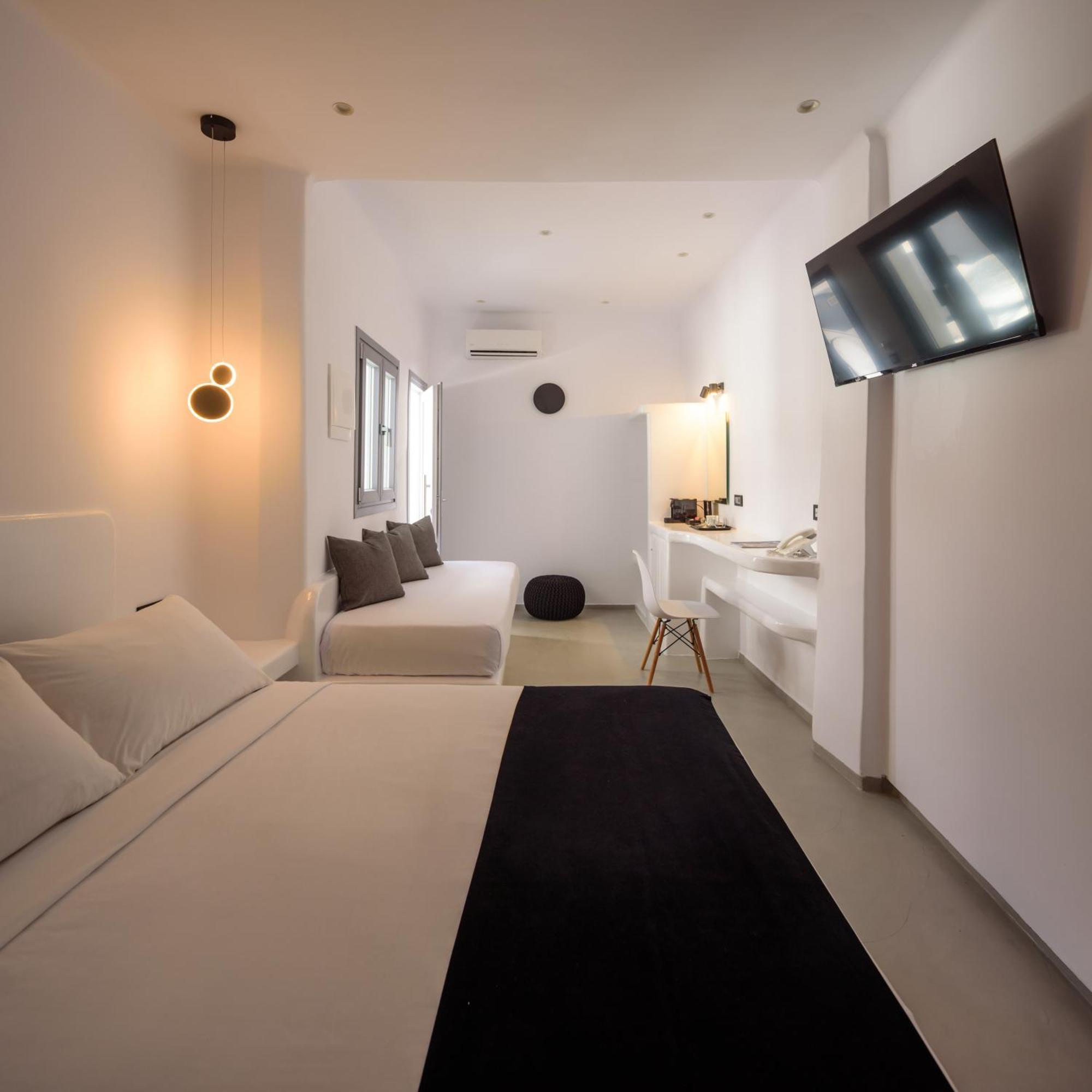 Tataki Family Hotel Fira  Exterior photo