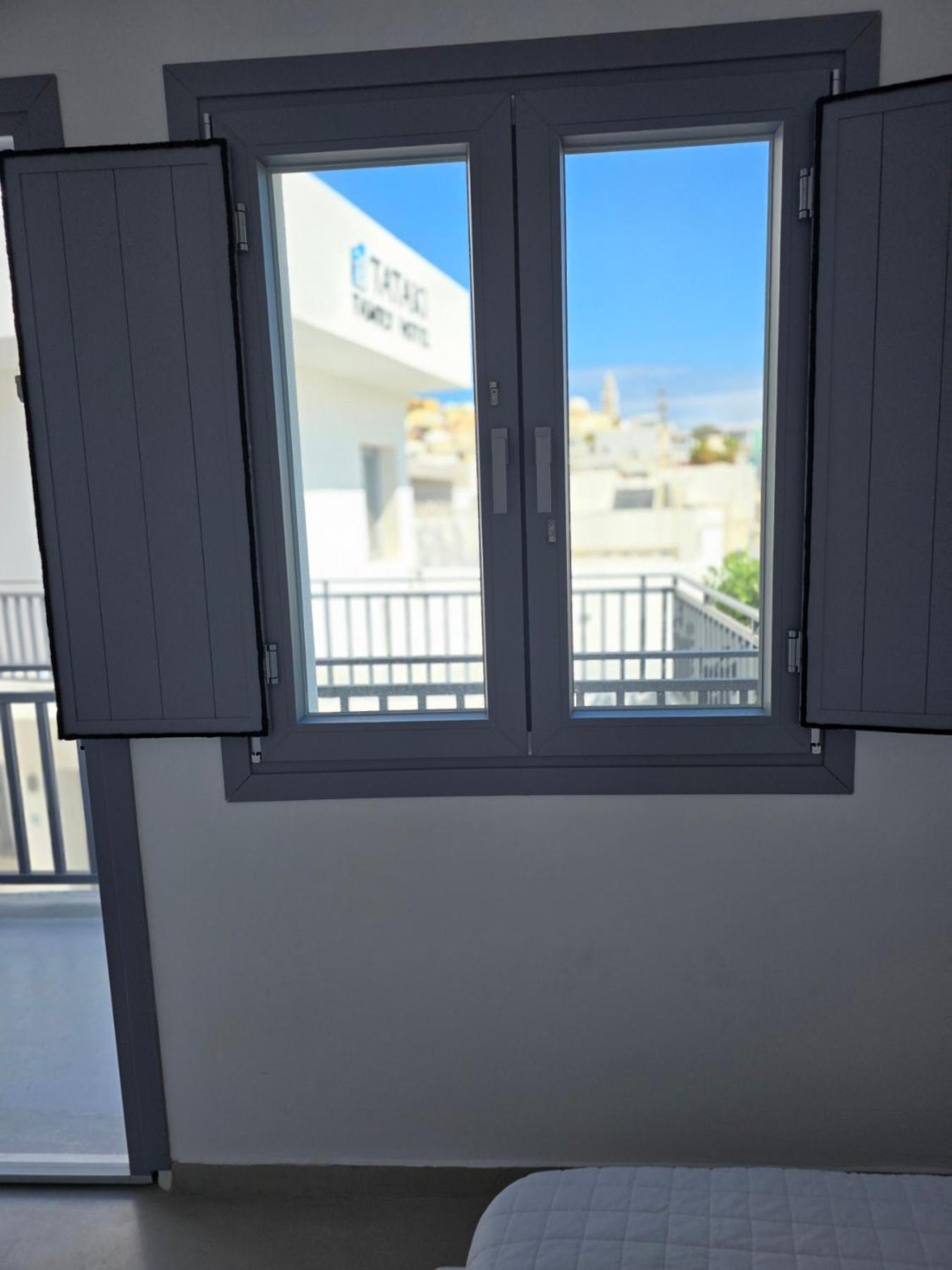 Tataki Family Hotel Fira  Exterior photo