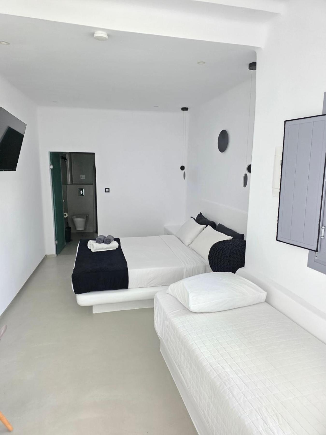 Tataki Family Hotel Fira  Exterior photo
