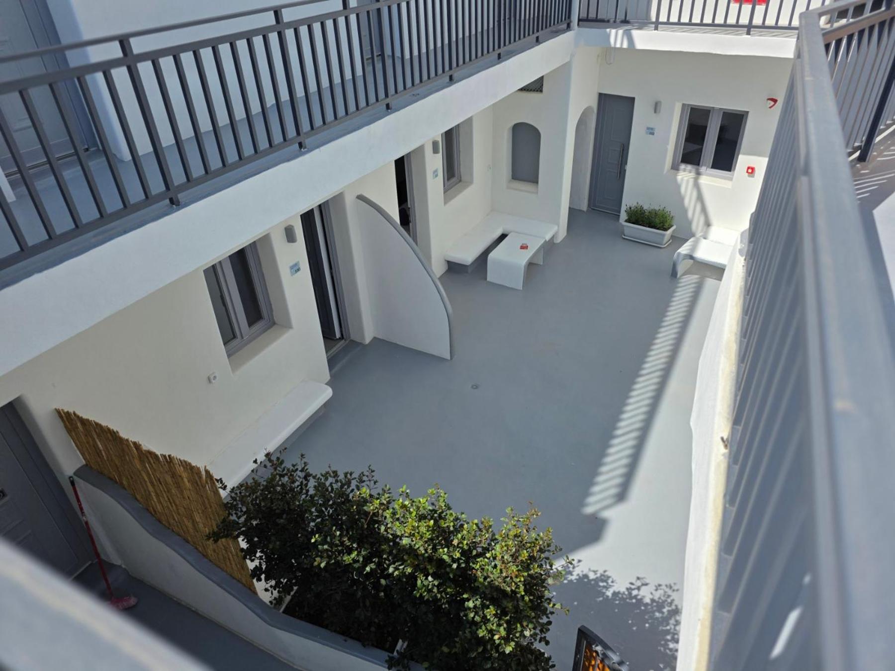 Tataki Family Hotel Fira  Exterior photo