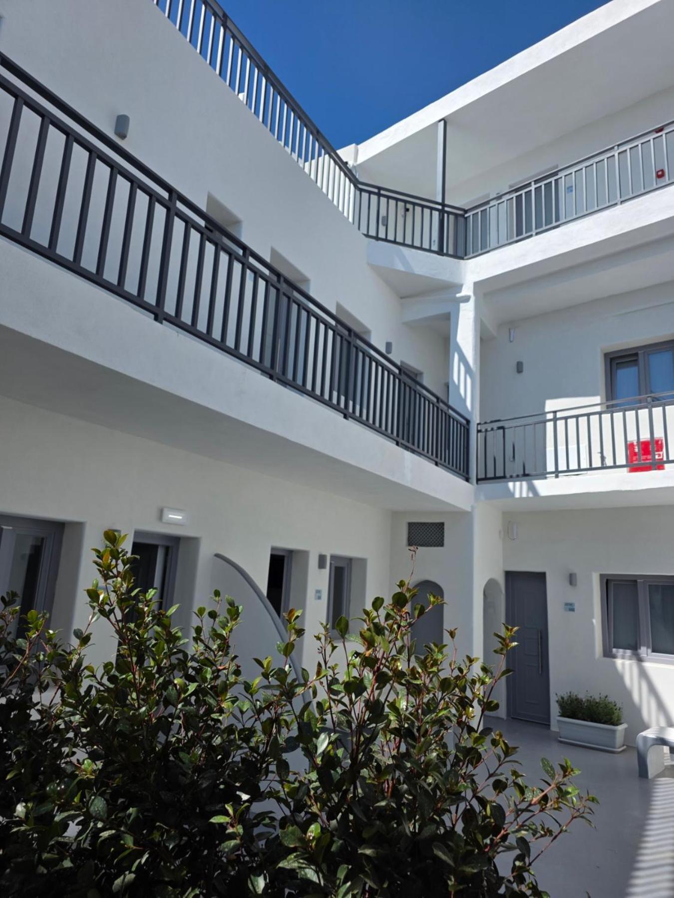 Tataki Family Hotel Fira  Exterior photo