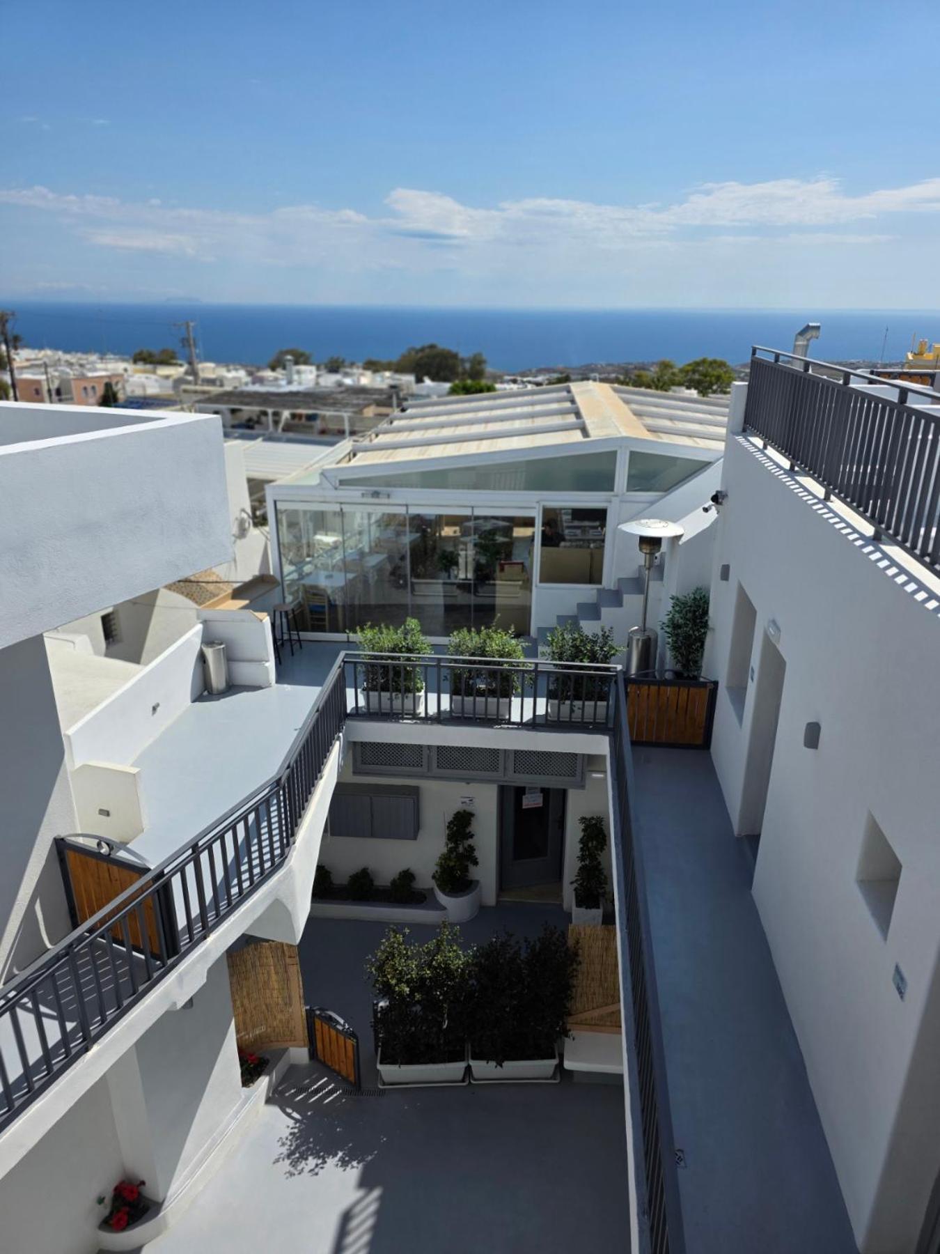 Tataki Family Hotel Fira  Exterior photo