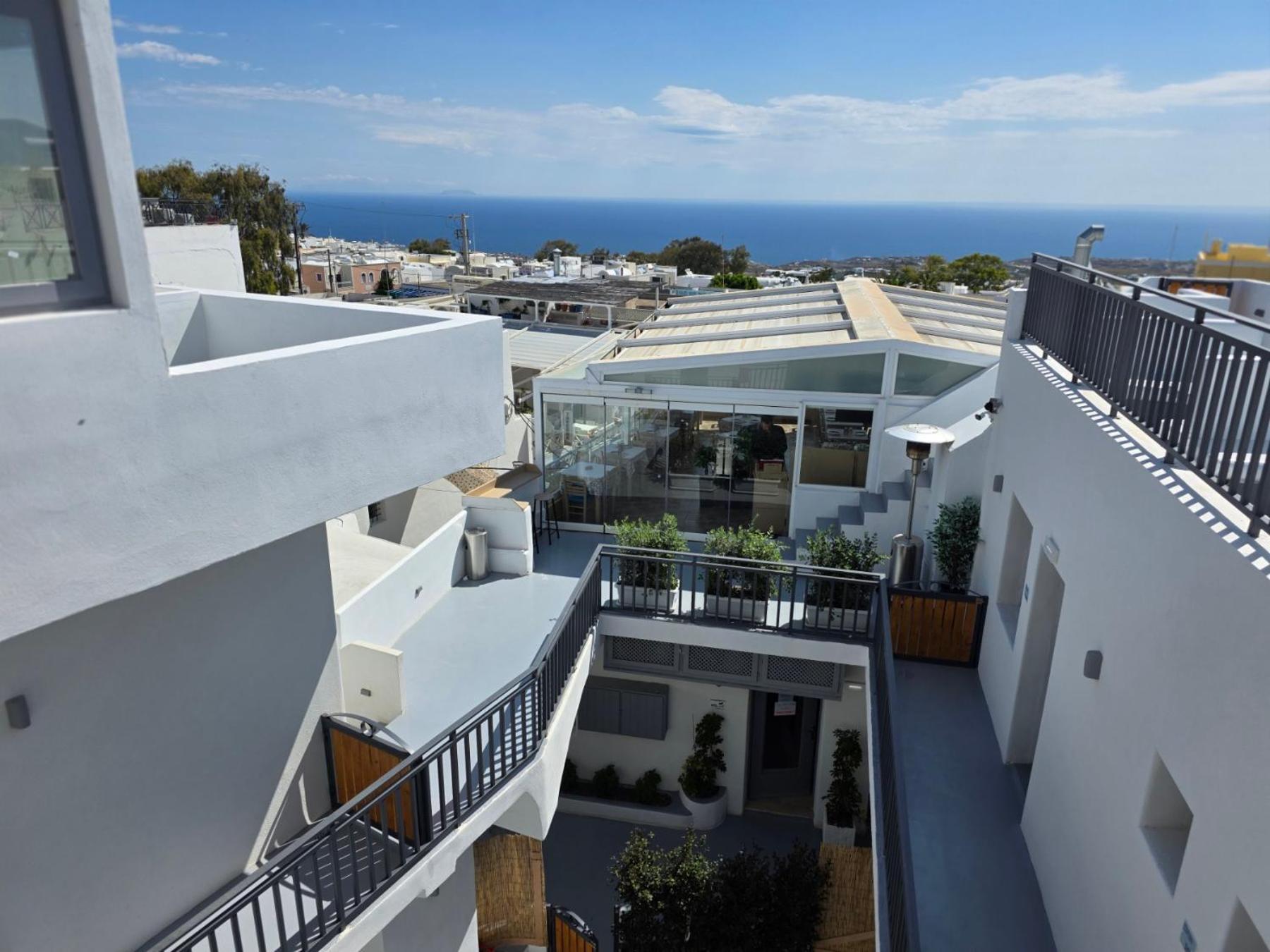 Tataki Family Hotel Fira  Exterior photo