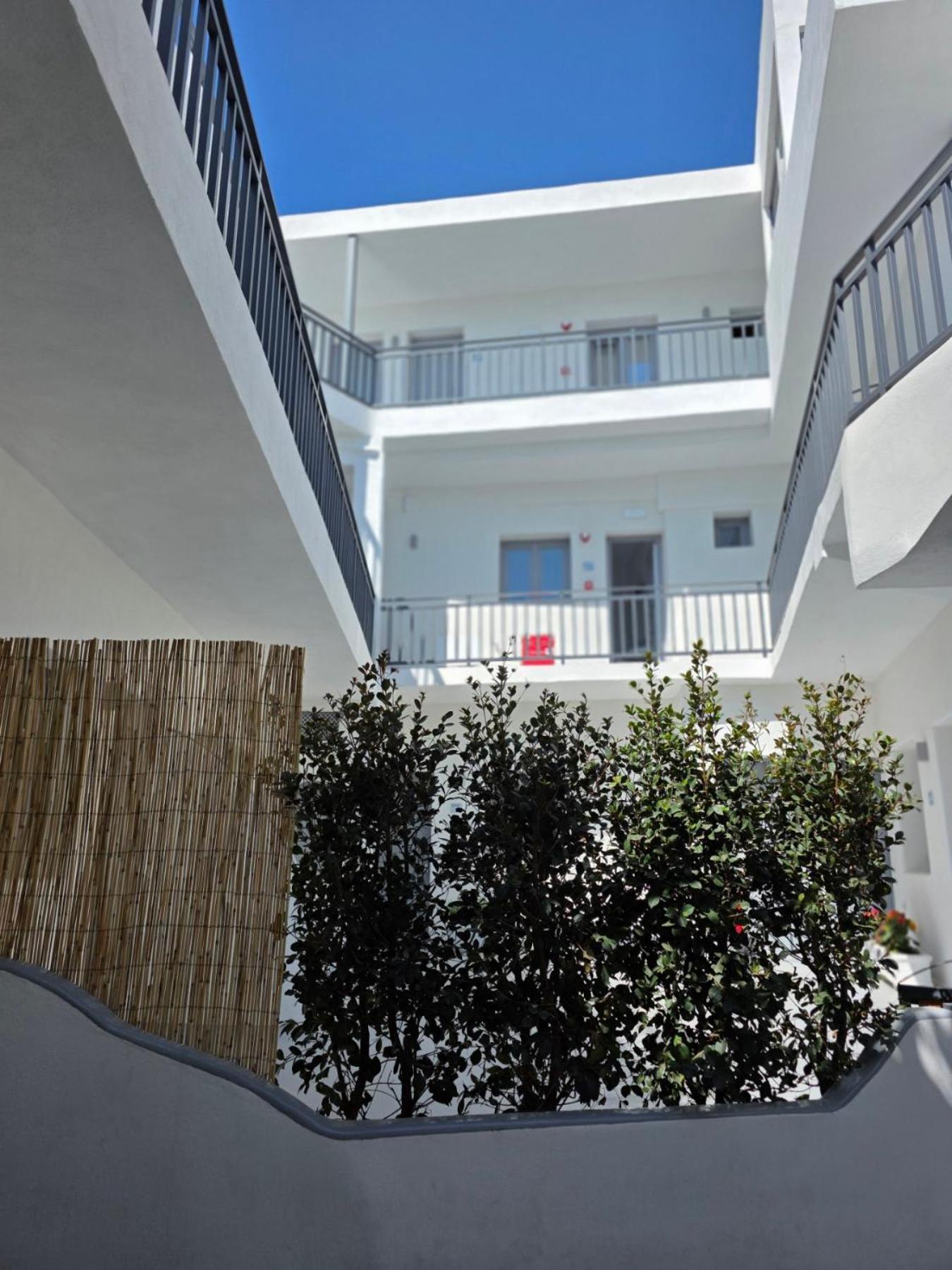 Tataki Family Hotel Fira  Exterior photo