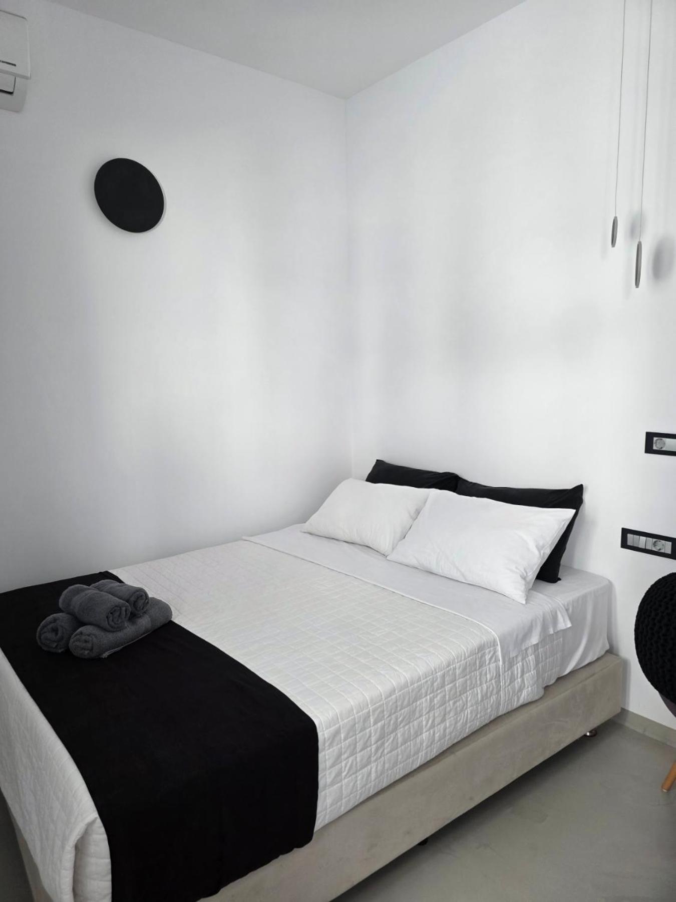 Tataki Family Hotel Fira  Exterior photo