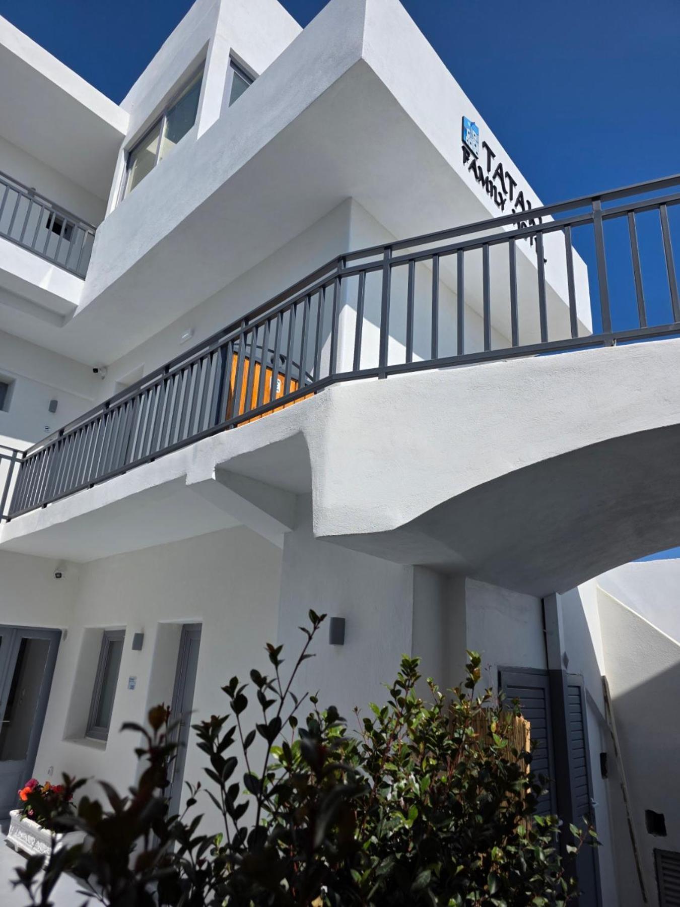 Tataki Family Hotel Fira  Exterior photo